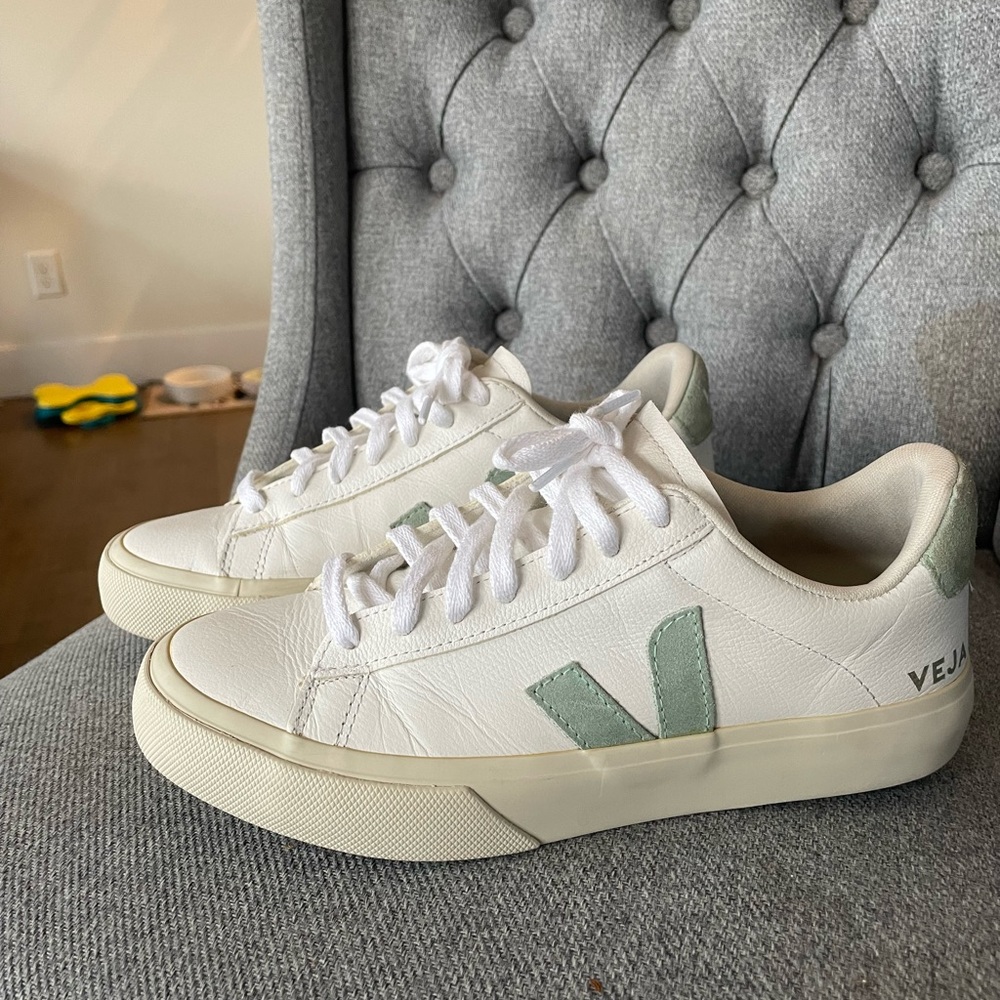 Veja mint and green sneakers - Picture 2 of 6